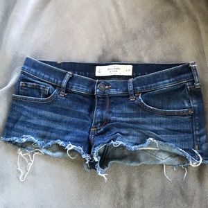 Abercrombie & Fitch Low rise cut off shorts